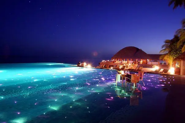 Остров мечты на Мальдивах. Название отеля Huvafen Fushi