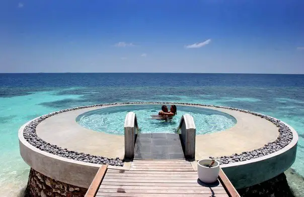 Остров мечты на Мальдивах. Название отеля Huvafen Fushi