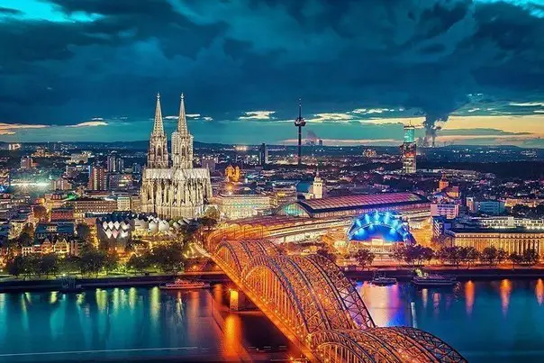 Вечерние города