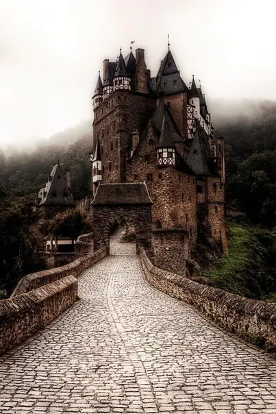 Замок Эльц, Германия