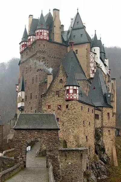 Замок Эльц, Германия