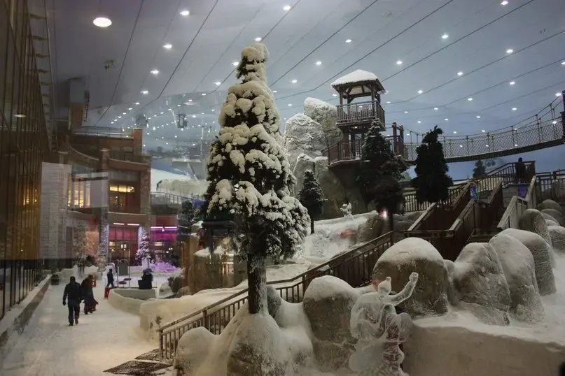 In Dubai, there is the first indoor skiing complex in Asia Ski Dubai