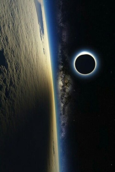 Солнечное затмение. Вид из космоса