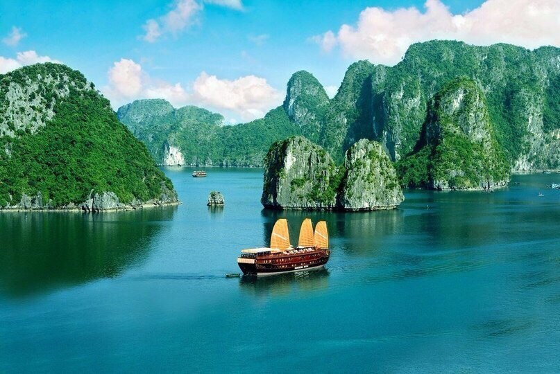 Бухта Халонг, Вьетнам