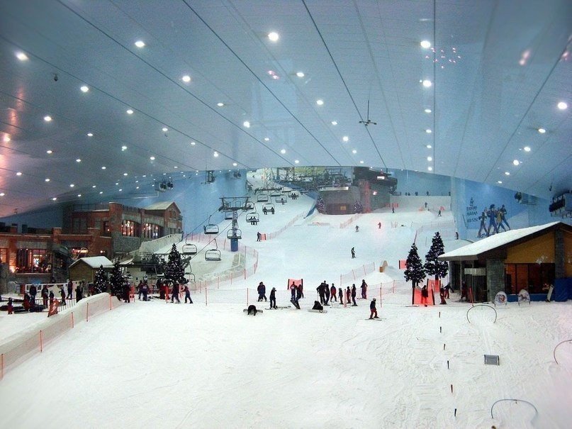 В Дубае находится первый крытый горнолыжный комплекс в Азии Ski Dubai