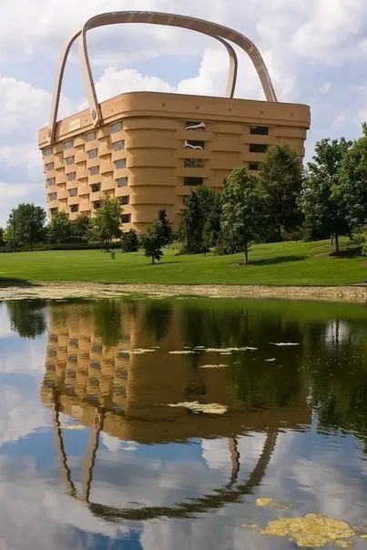 10 самых невероятных зданий современности