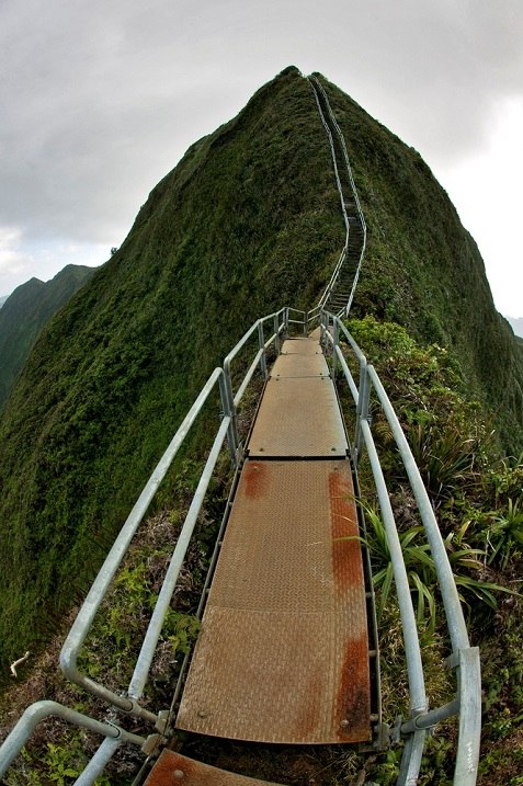 Хайку – лестница в небеса на острове Оаху, Гавайи