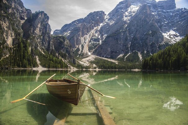 Горное озеро в итальянских Альпах