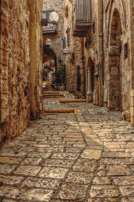 The cozy streets of Greece