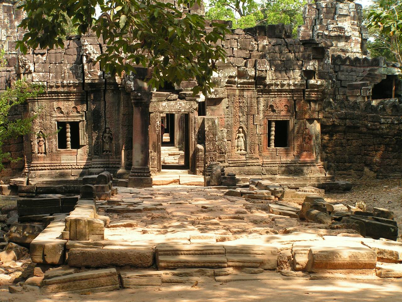  Гигантский храмовый комплекс Ангкор-Ват, Камбоджа