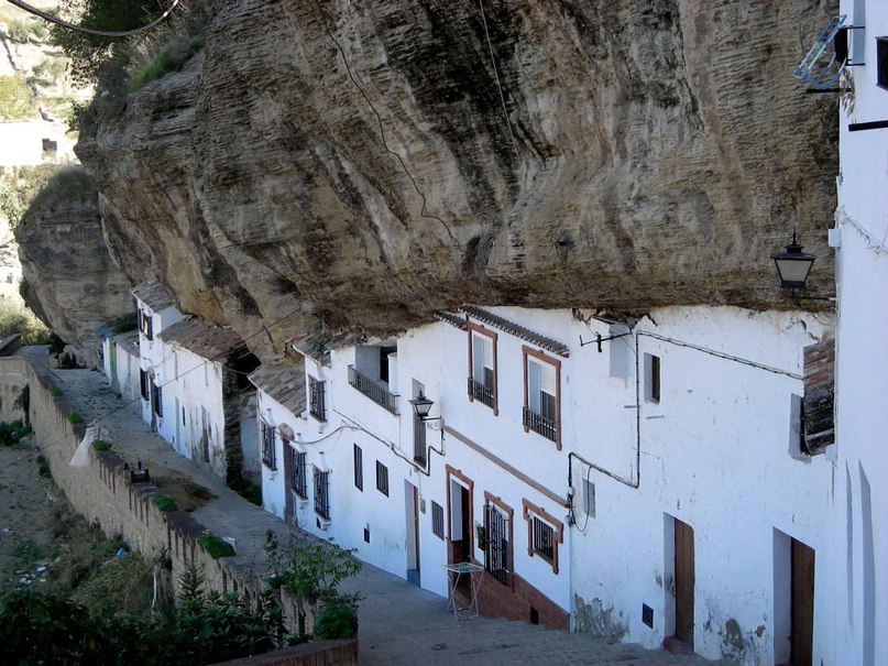 Город под скалой, Setenil de las Bodegas (Испания)