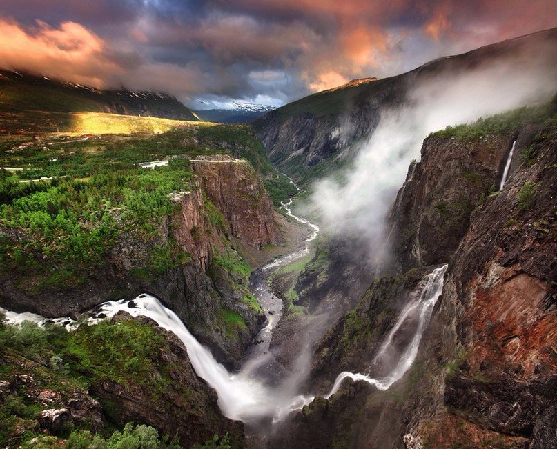 Waterfall Vörsingsfossen, Norway