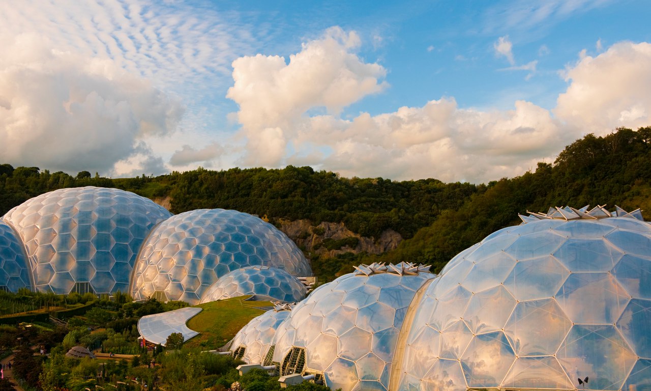 The Eden project is a botanical garden in Cornwall, in the UK. The project is Eden & raquo; & mdash; Botanical Garden in Cornwall, UK</p>