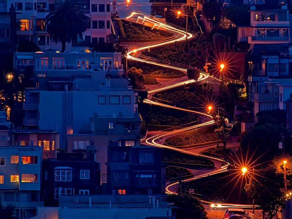 The most curved road in the world is in San Francisco