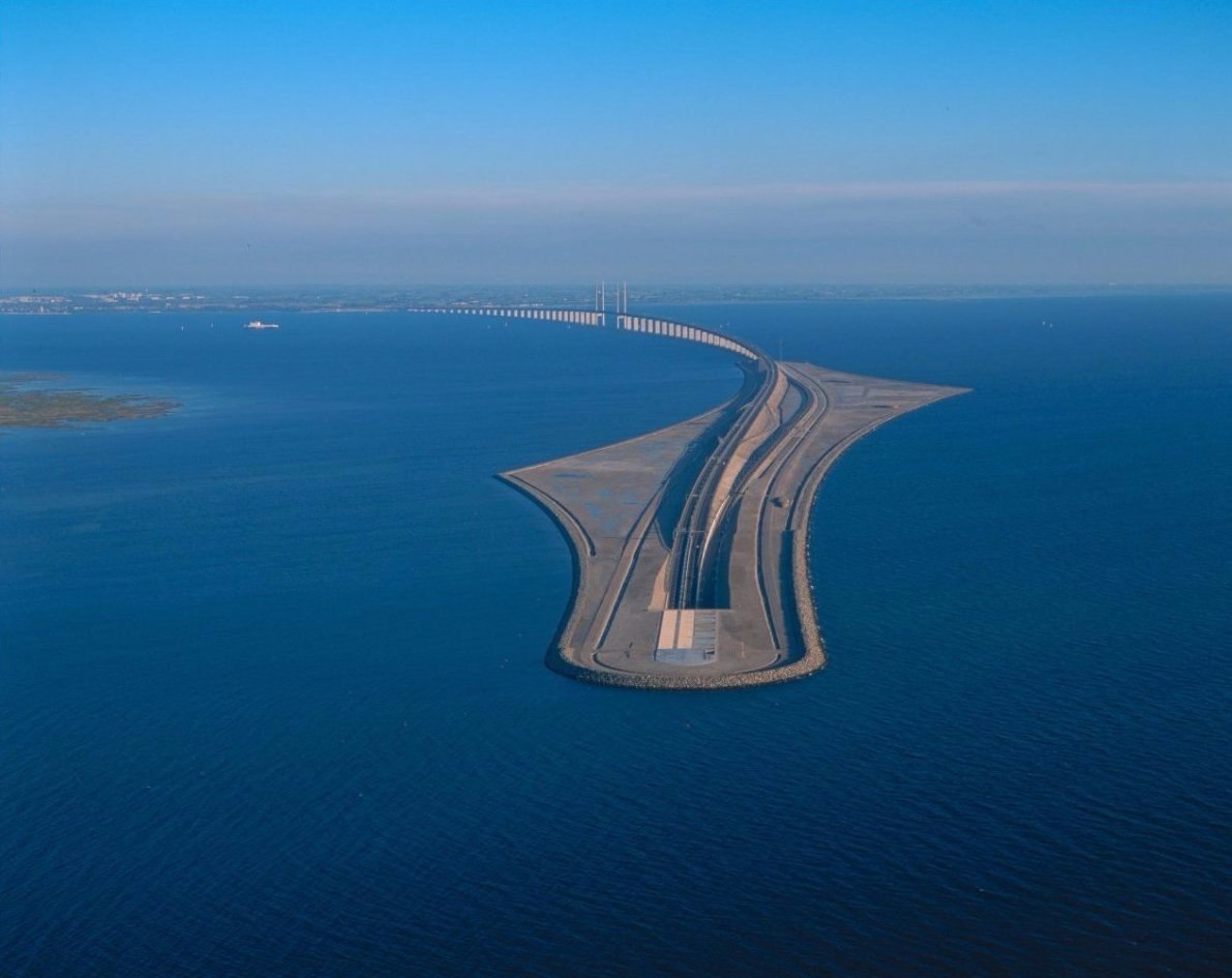 Мост, соединяющий Данию со Швецией