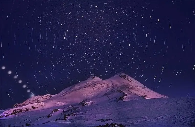 Ночное небо над Эльбрусом, Кабардино-Балкария