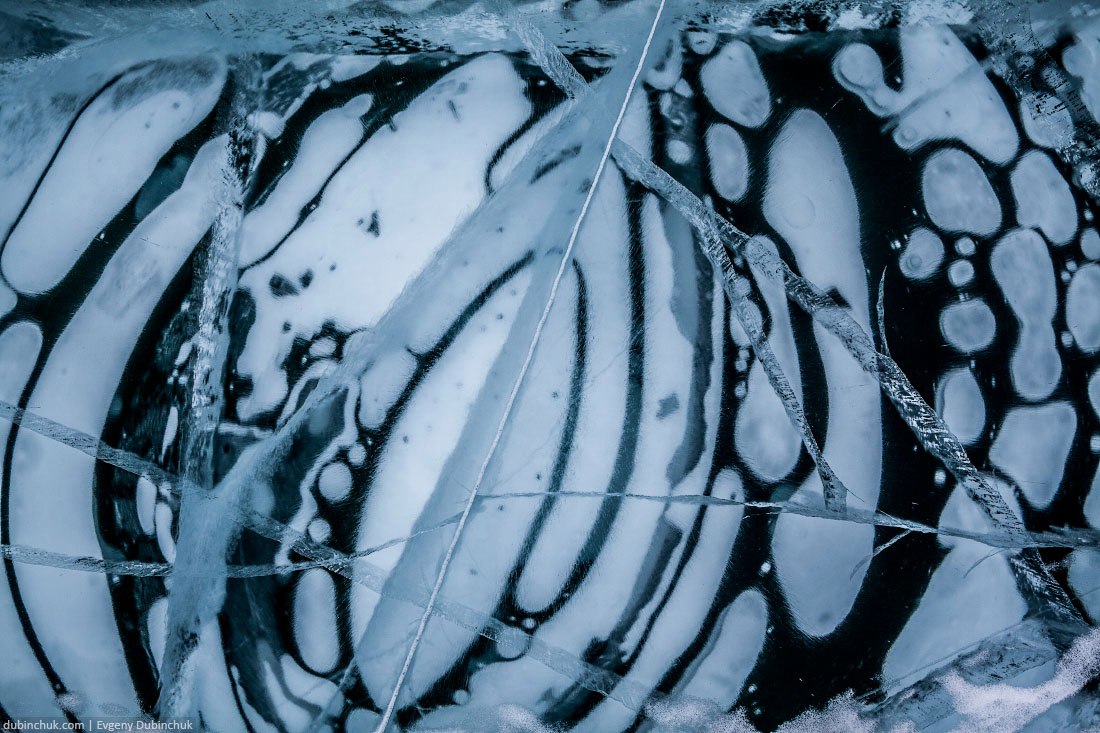 Ледяные узоры замёрзшего Байкала