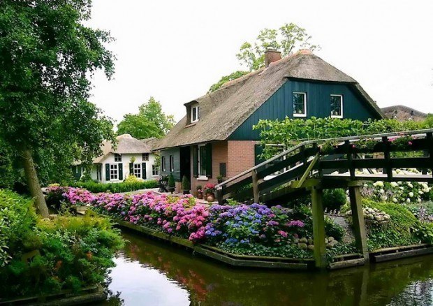 Гитхорн деревня, где нет дорог, Нидерланды