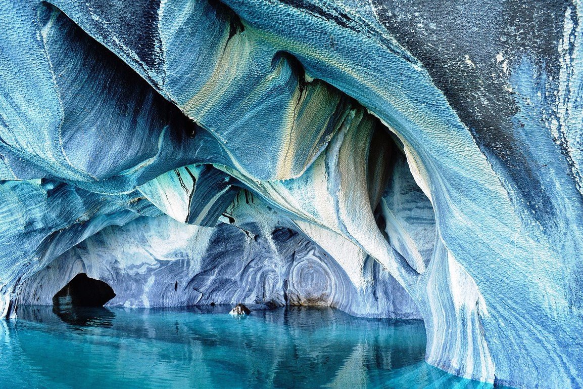 Marble caves of Lake Buenos Aires