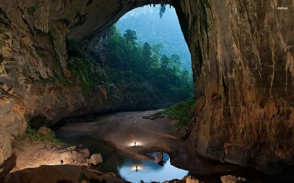 Son Doong — самая большая пещера на планете, Вьетнам