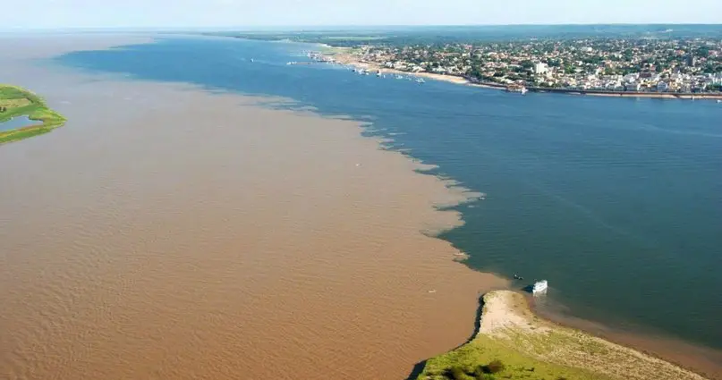 На границе двух водных миров. Это потрясающе!