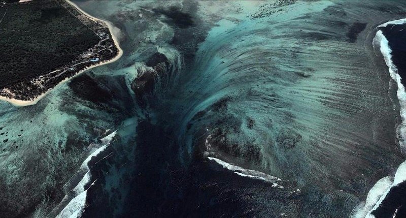 Оптична ілюзія підводного водоспаду, Маврикій