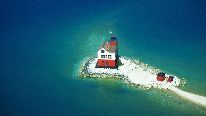 These 10 little houses on the islands are a real introvert dream!