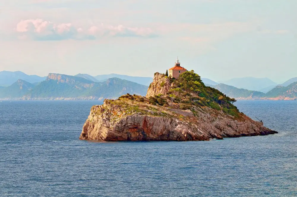 10 secluded homes for those who are completely exhausted.