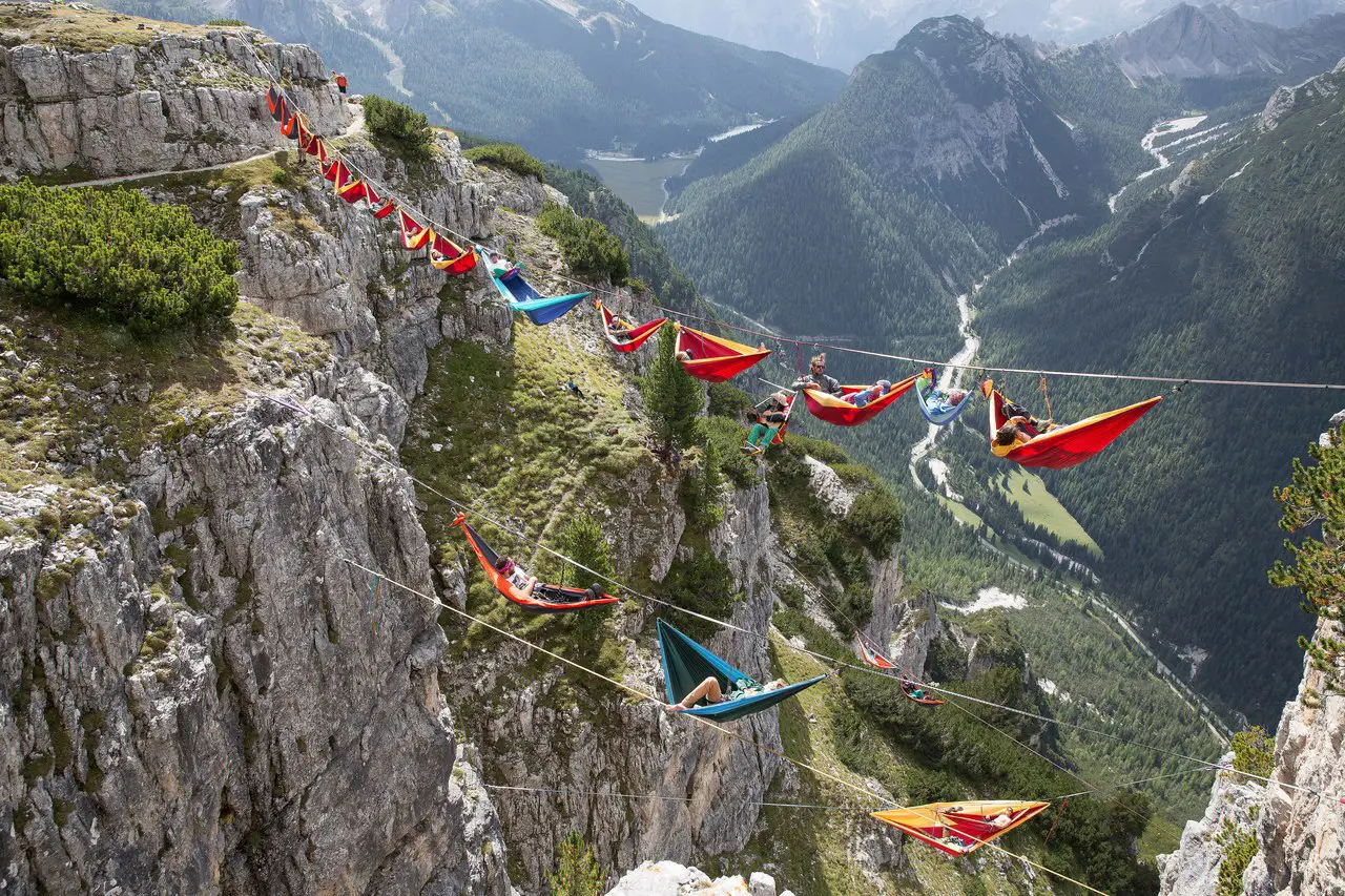 How the hikers hang out