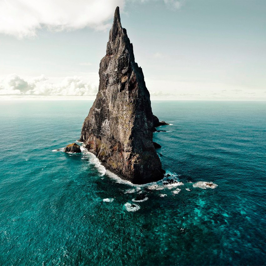 The pyramid of Ball is the biggest rock in the sea