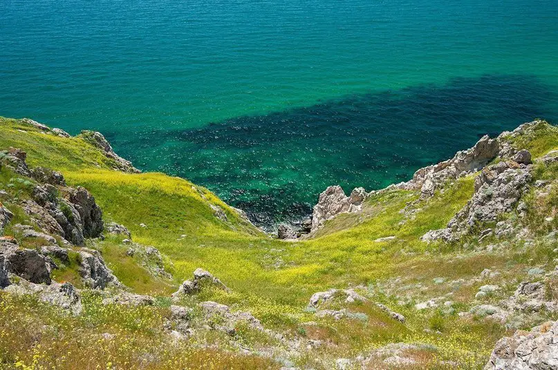 Лазурное побережье восточного Крыма
