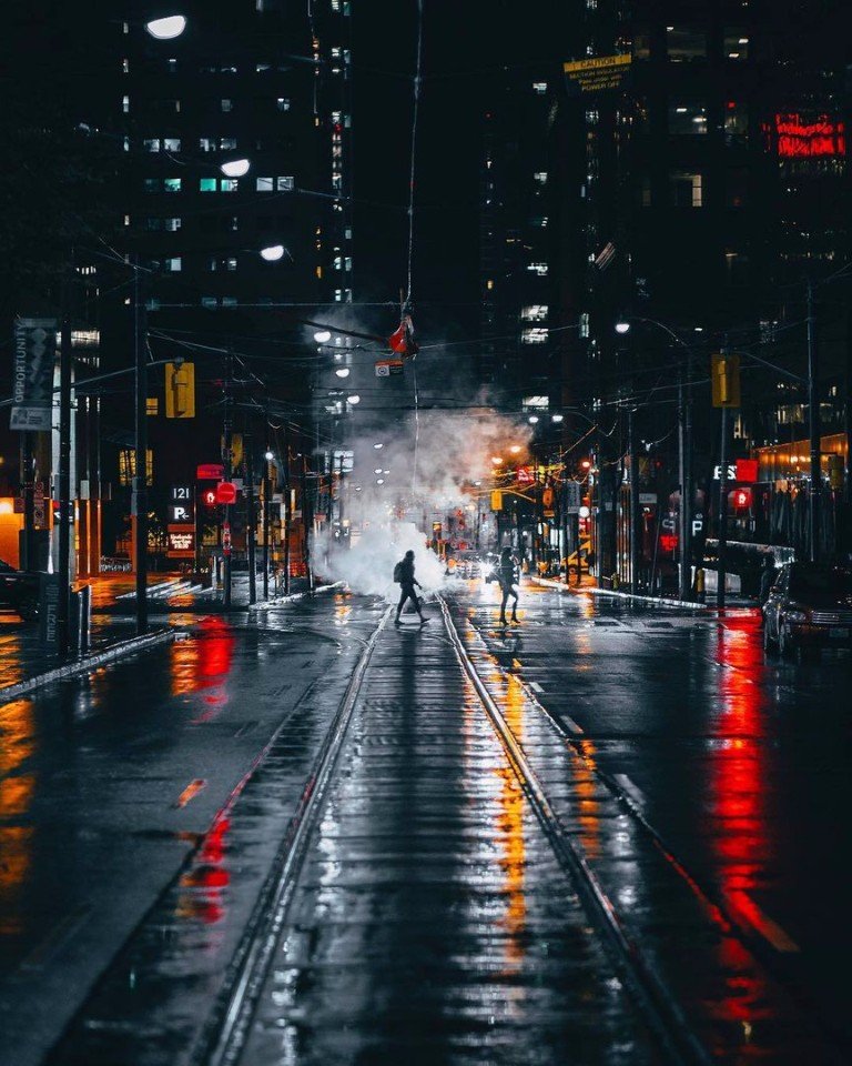 Торонто наполнен мрачностью, но до боли красивой