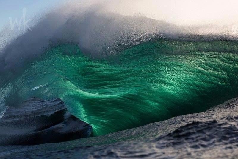 Phenomenal photographs of sea waves