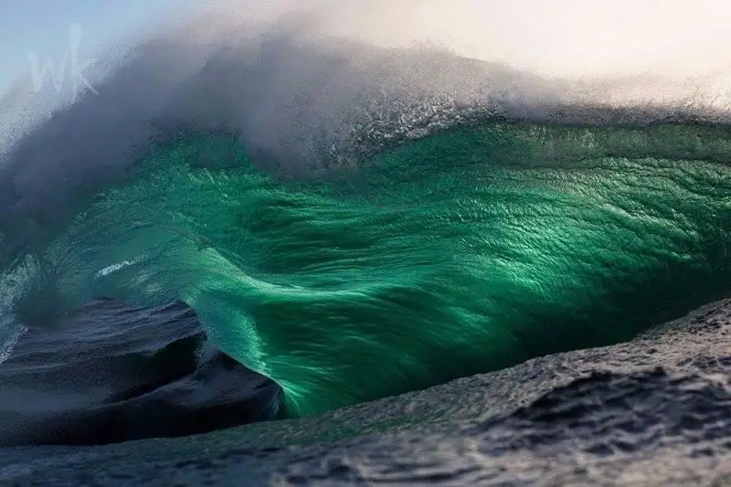 Phenomenal photographs of sea waves