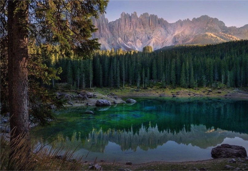 Потрясающее озеро Брайес, Италия
