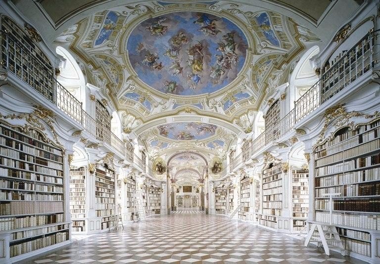 Самые красивые библиотеки мира в объективе Candida Höfer.