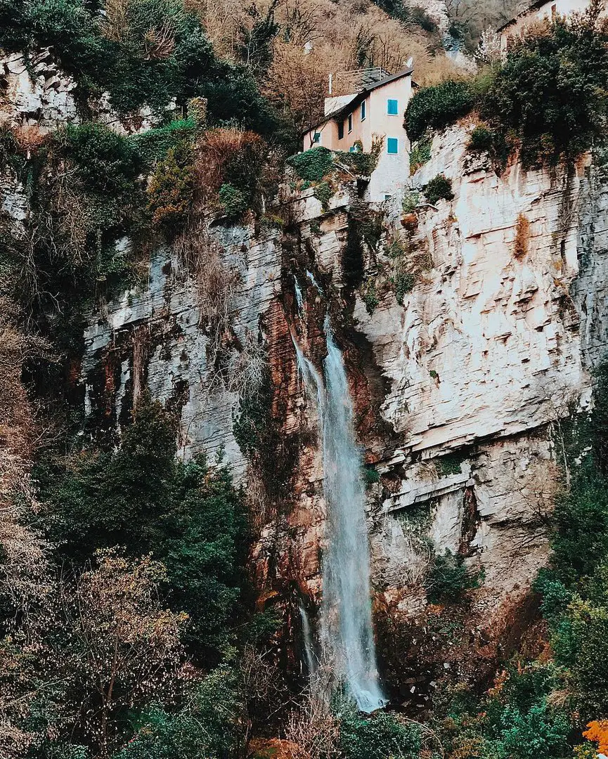 Италия