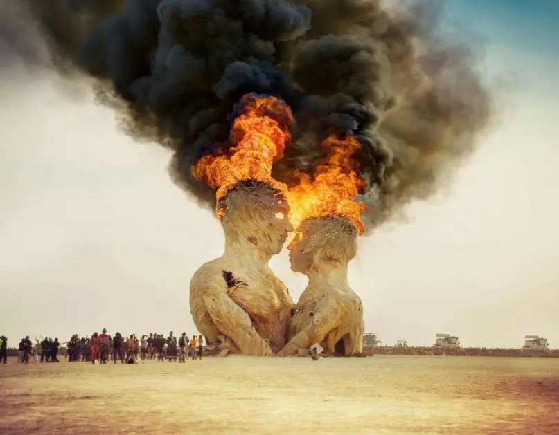 Арт-объекты фестиваля «Burning Man» («Горящий человек») в пустыне Блэк-Рок