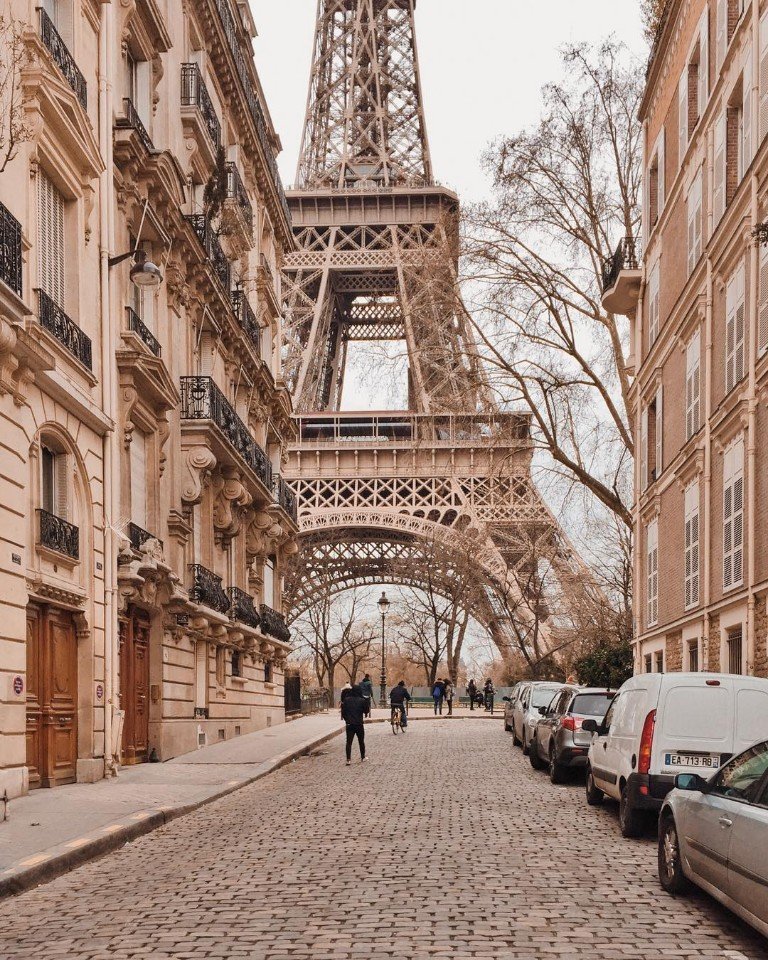 Париж - это романтика на каждом шагу