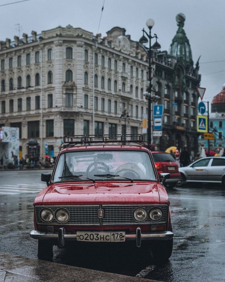 Город, которому идет дождь