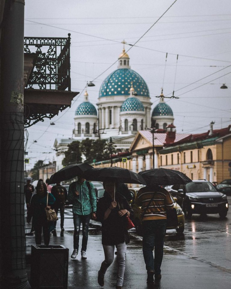 Город, которому идет дождь