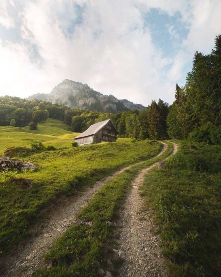 Emerald spaces of Switzerland