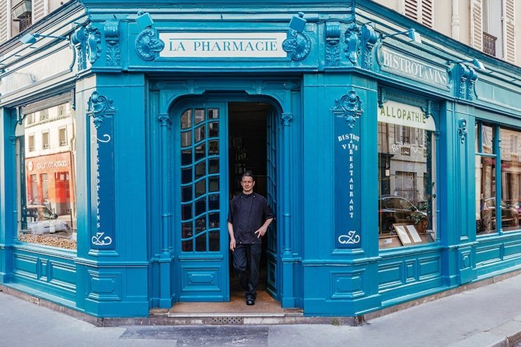 Неповторимый французский колорит в витринах Парижа