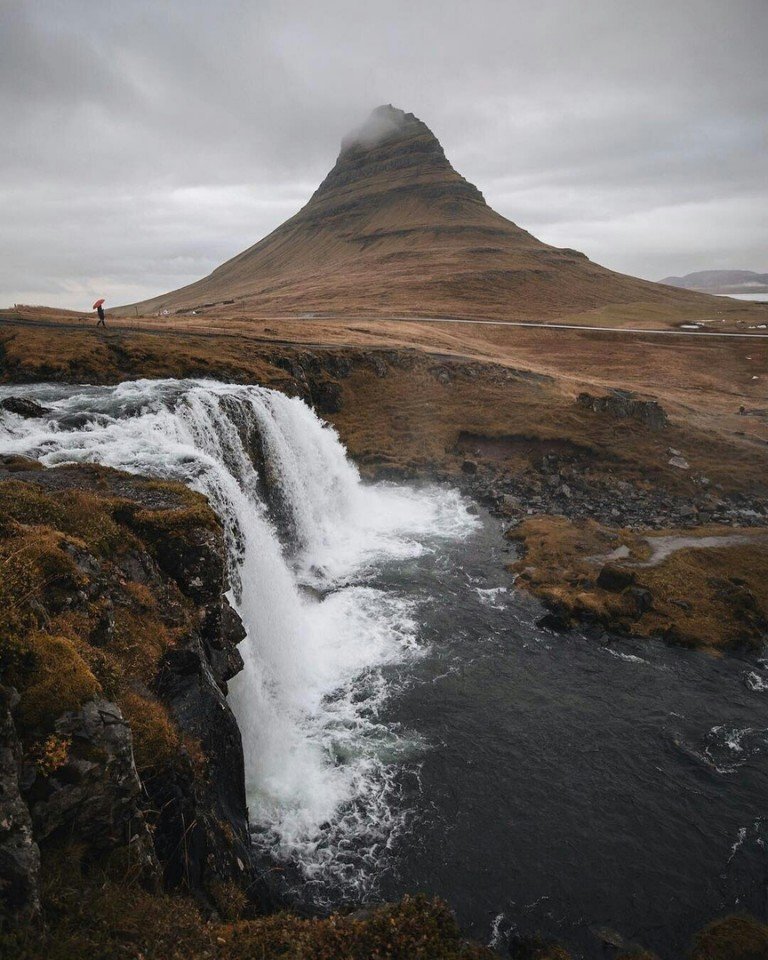 Icelandic spaces capture