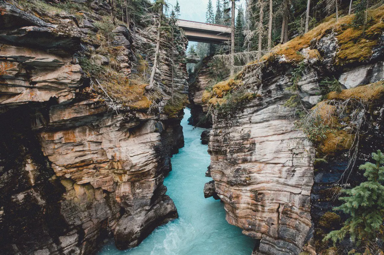 Emerald Alberta Charm, Canada