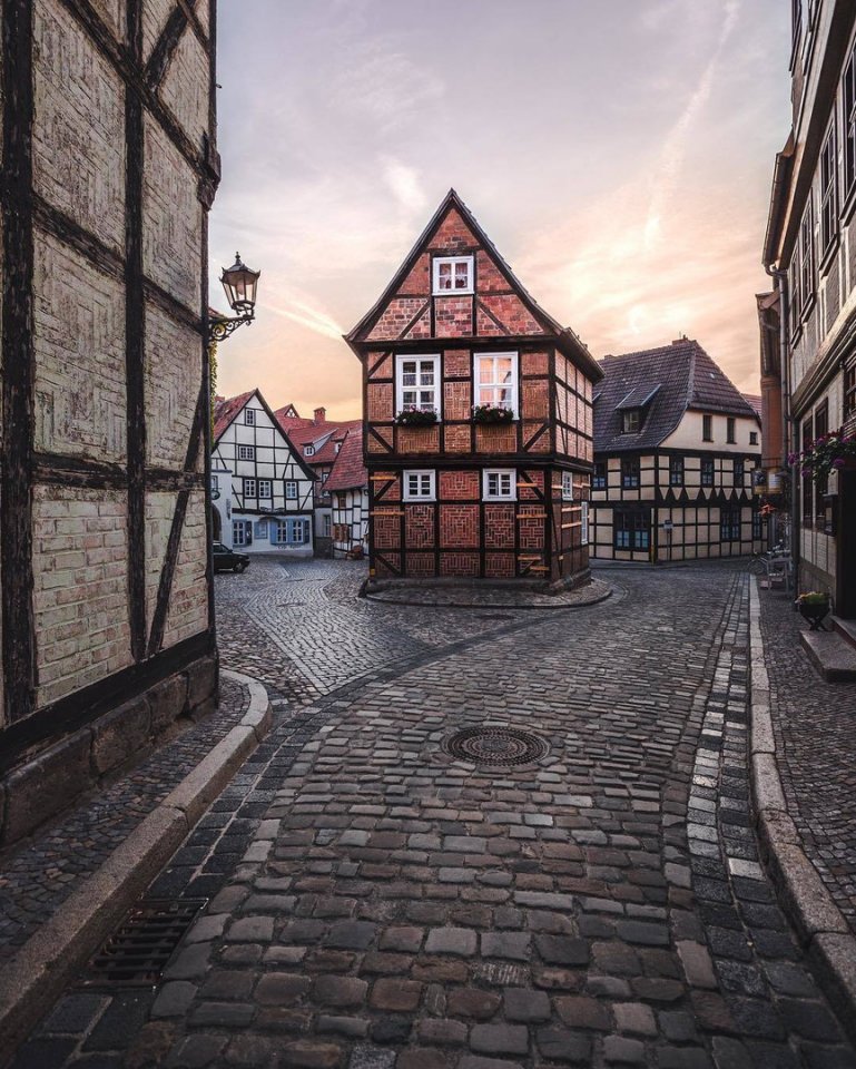 Mood: walk around the streets of Germany after work