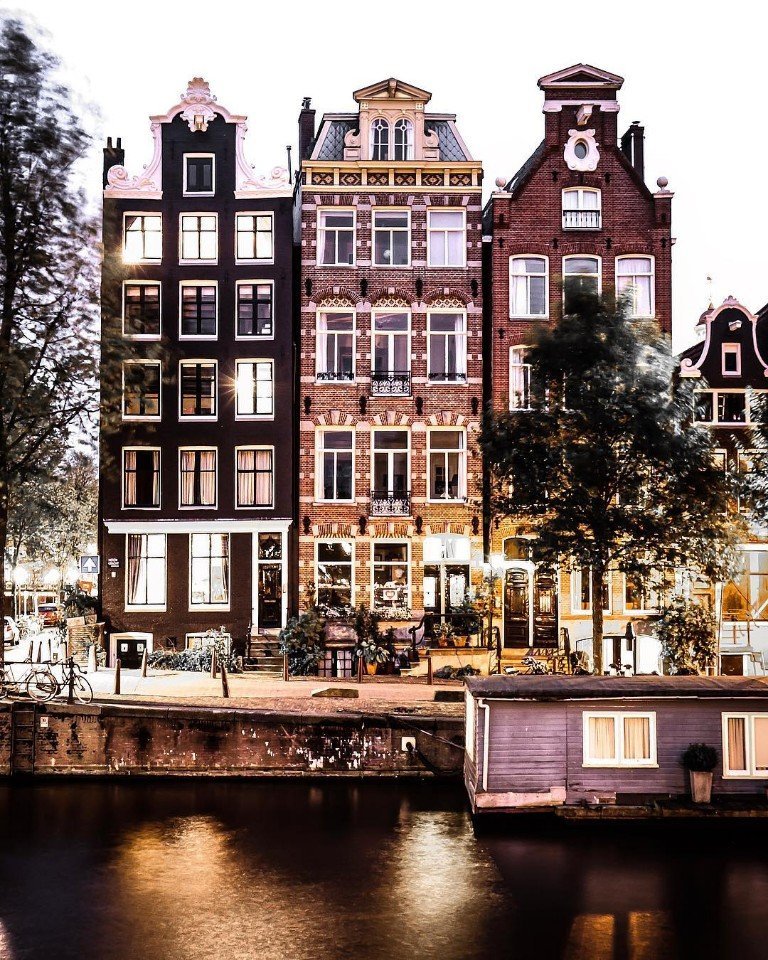 Живописные каналы Амстердама 