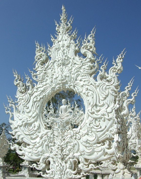 Белый буддийский храм Ват Ронг Кхун, Таиланд