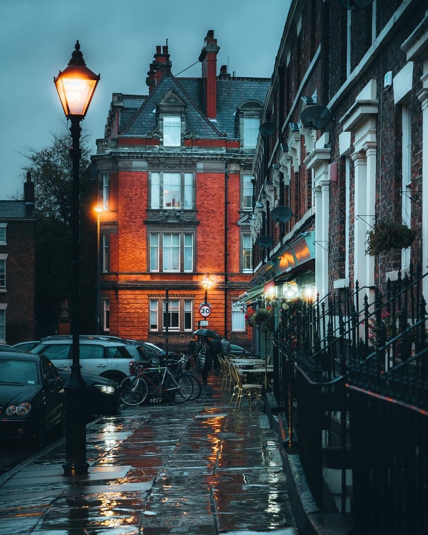 Ḽiverpool, England