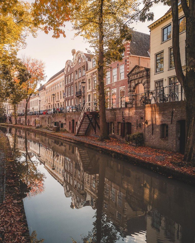 Сейчас бы ходить по тихим улочкам Амстердама